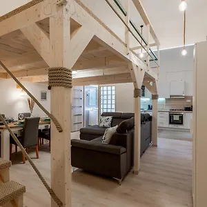 Goldcentral Danube Apartment Budapest